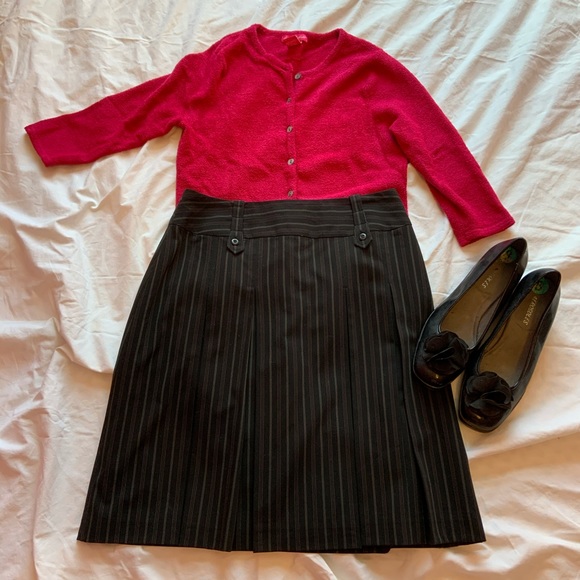 Pleated skirt - Picture 3 of 3